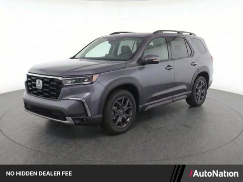 Used 2023 Honda Pilot Touring image 1