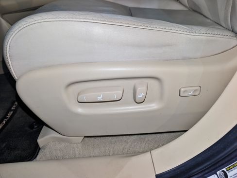 Used 2015 Lexus RX 450h AWD image 16