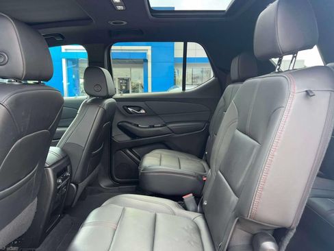 Used 2023 Chevrolet Traverse RS AWD/4WD image 13