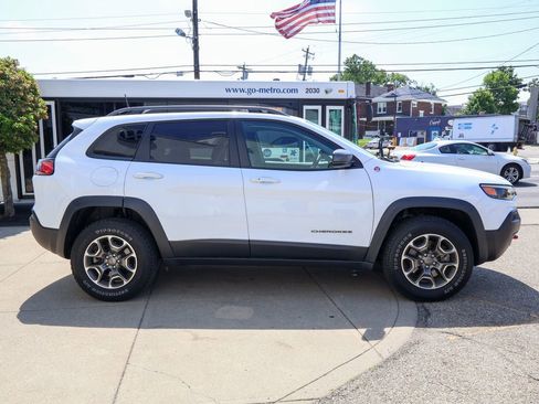 Used 2020 Jeep Cherokee Trailhawk w/ Cold Weather Group AWD/4WD image 6