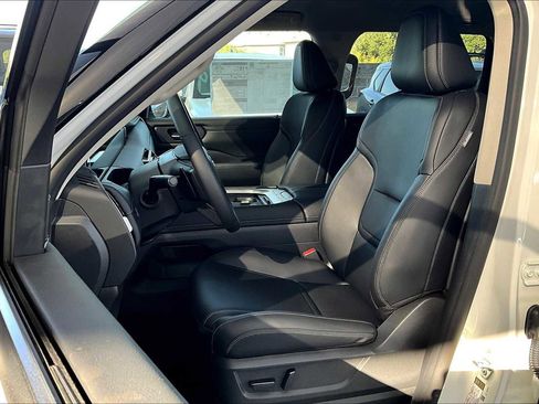 New 2026 Nissan Armada SV image 15