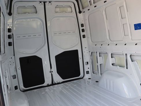 Used 2025 Mercedes-Benz Sprinter 2500 image 33