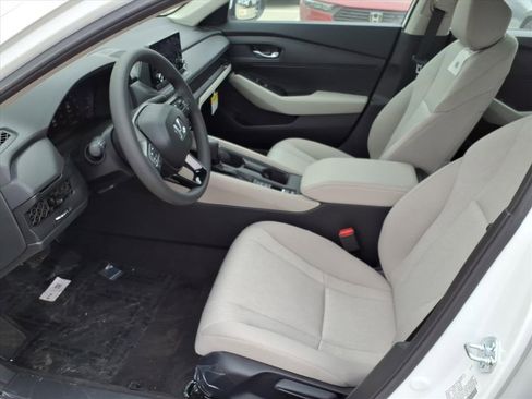 New 2025 Honda Accord LX image 10