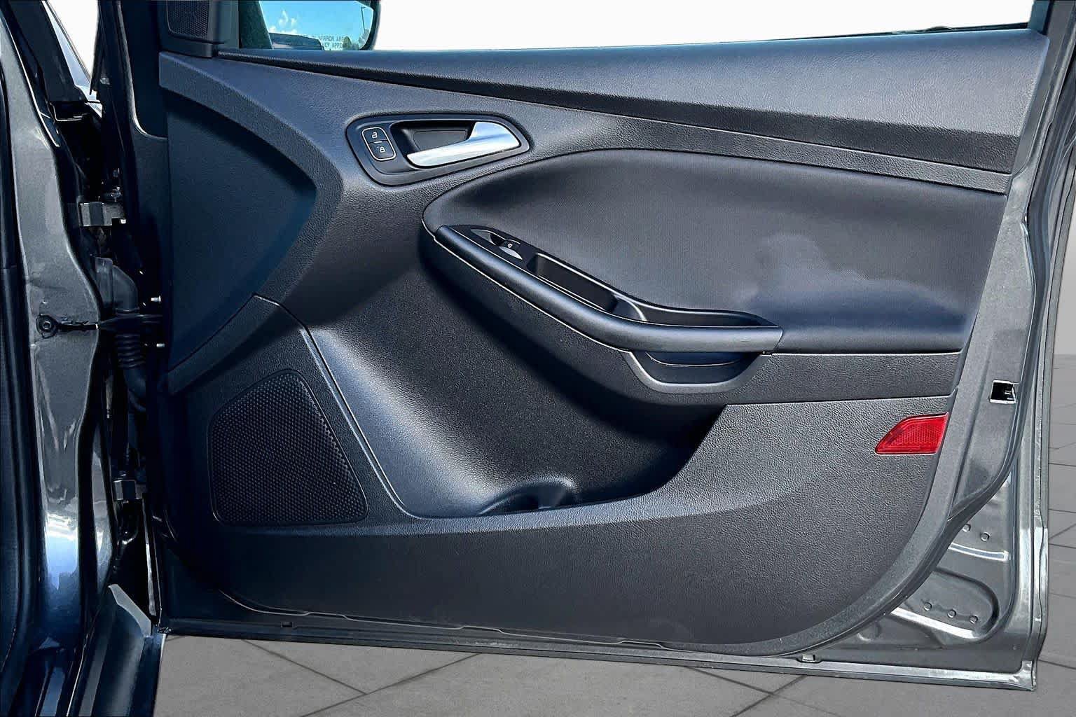 Used 2018 Ford Focus SE w/ Interior Protection Package FWD image 23