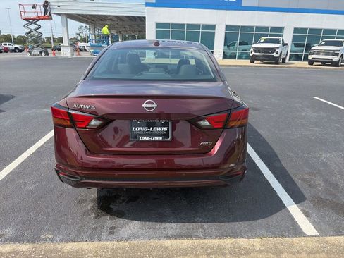 Used 2025 Nissan Altima 2.5 SV AWD/4WD image 6