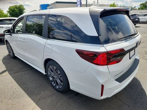 New 2026 Honda Odyssey Touring image 4