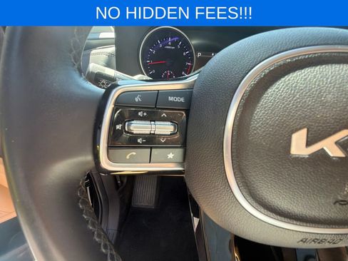Used 2024 Kia Carnival LX FWD image 20