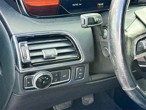 Used 2021 Lincoln Navigator Reserve image 11