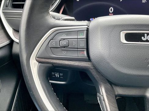 Used 2022 Jeep Grand Cherokee L Limited image 18