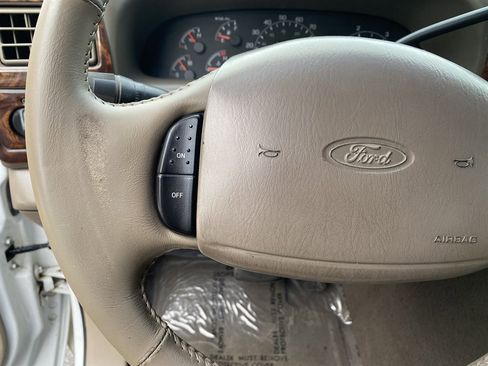 Used 2001 Ford F250 Lariat image 28