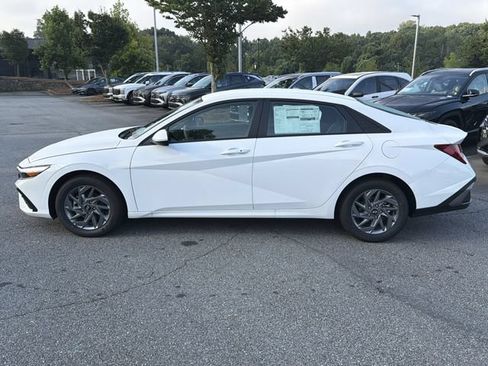 New 2026 Hyundai Elantra Hybrid FWD image 6