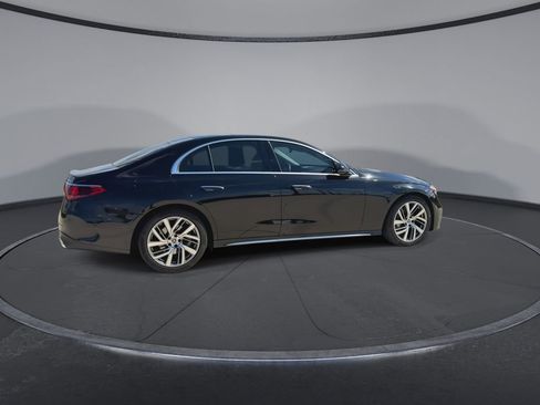 Used 2024 Mercedes-Benz E 350 4MATIC Sedan image 9