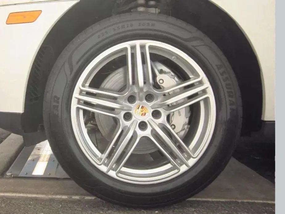 Used 2015 Porsche Macan S w/ Infotainment Package AWD/4WD image 7
