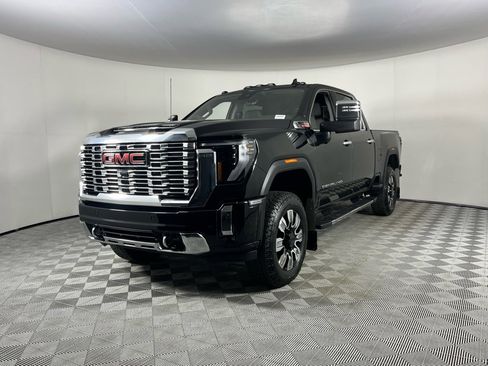 Used 2025 GMC Sierra 3500 Denali w/ Denali Reserve Package image 9