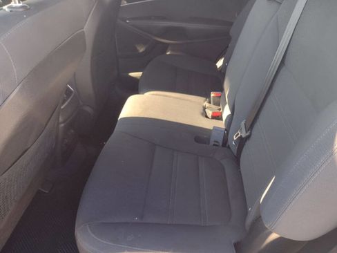 Used 2017 Kia Sorento LX w/ LX Convenience Package image 19