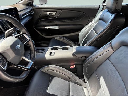 Used 2025 Ford Mustang Premium RWD image 20