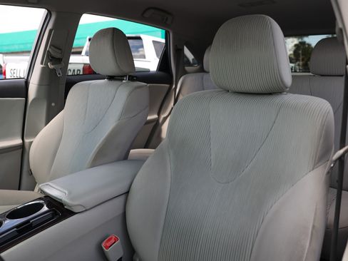 Used 2011 Toyota Venza FWD image 10