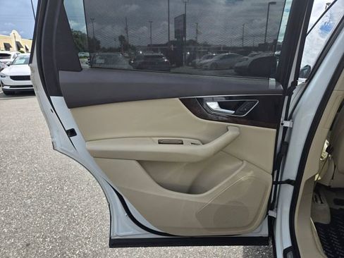Used 2017 Audi Q7 3.0T Premium Plus w/ Premium Plus Package image 37