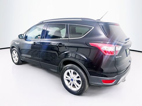 Used 2017 Ford Escape SE w/ Equipment Group 201A image 5