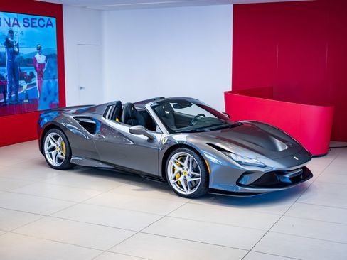 Used 2022 Ferrari F8 Tributo image 1