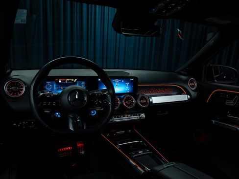 Certified 2025 Mercedes-Benz GLB 35 AMG 4MATIC image 13