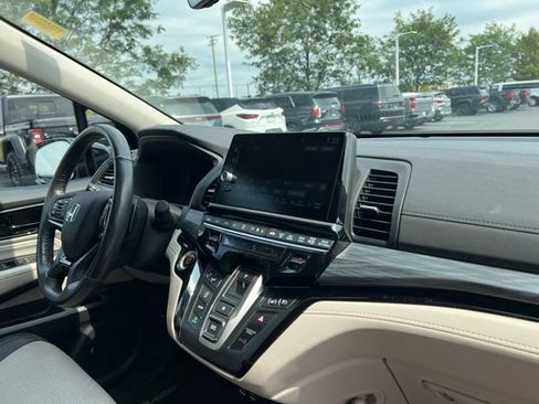 Used 2025 Honda Odyssey Elite image 36