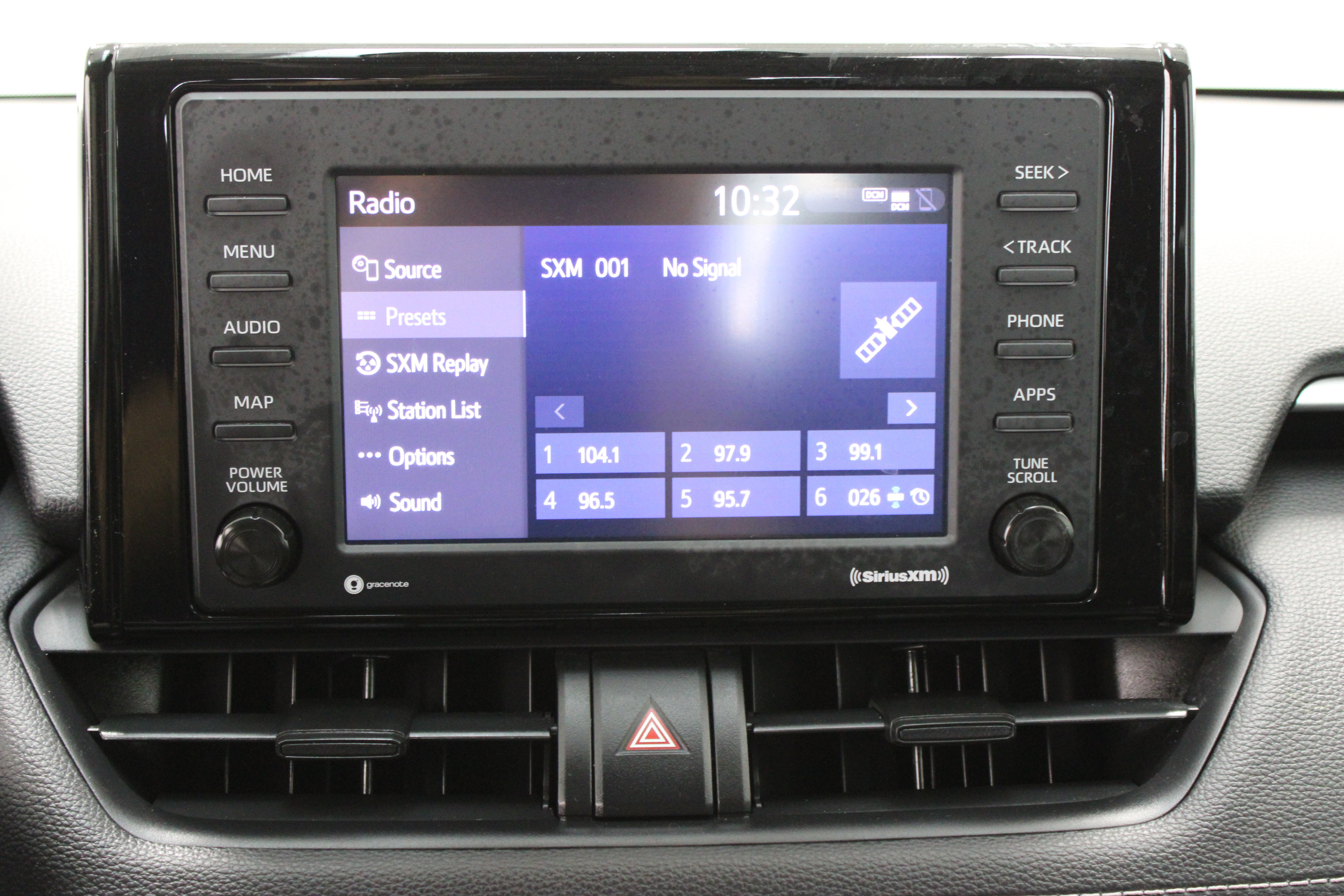 Certified 2021 Toyota RAV4 XLE w/ Convenience Package AWD/4WD image 19