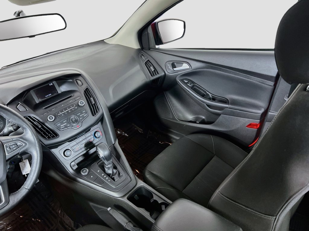 Used 2017 Ford Focus SE w/ Cold Weather Package FWD image 21