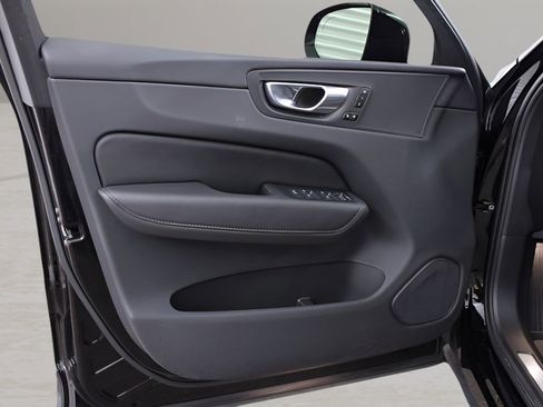 Used 2025 Volvo XC60 B5 Plus AWD/4WD image 10