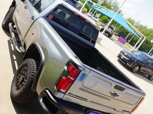 New 2026 Chevrolet Silverado 2500 ZR2 w/ LPO, Dark Essentials Package AWD/4WD image 14