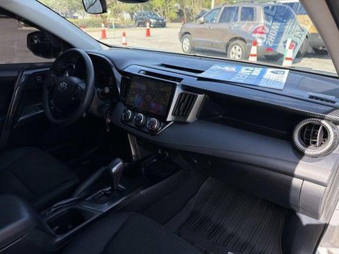 Used 2018 Toyota RAV4 LE image 17