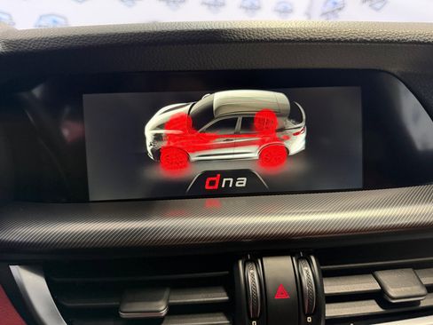 Used 2018 Alfa Romeo Stelvio Ti Sport image 39