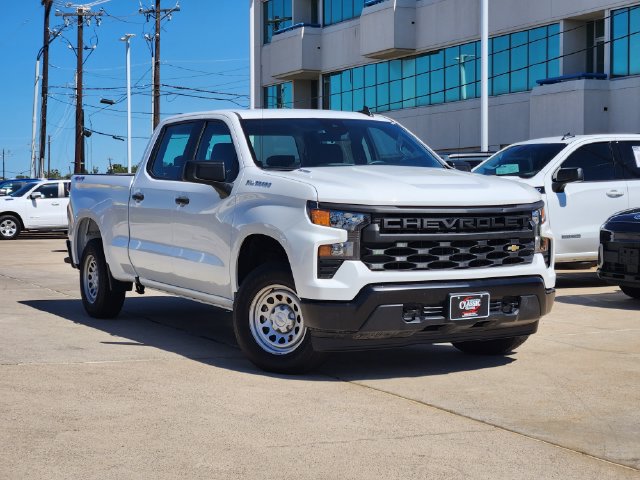 Used 2024 Chevrolet Silverado 1500 W/T w/ Trailering Package AWD/4WD image 2