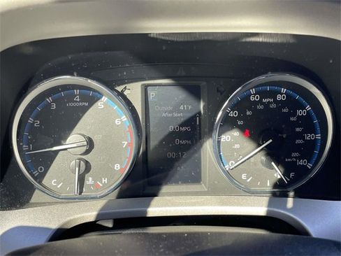 Used 2018 Toyota RAV4 Limited image 18