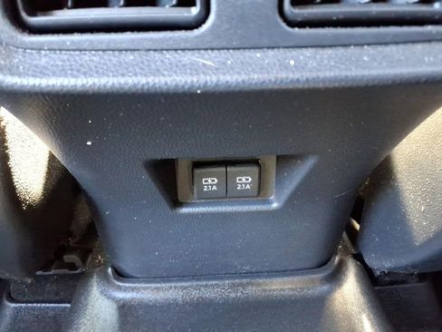 Used 2021 Toyota Venza XLE w/ Carpet Mat Package (TMS) image 14