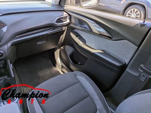 Used 2022 Chevrolet TrailBlazer LT w/ Convenience Package image 20