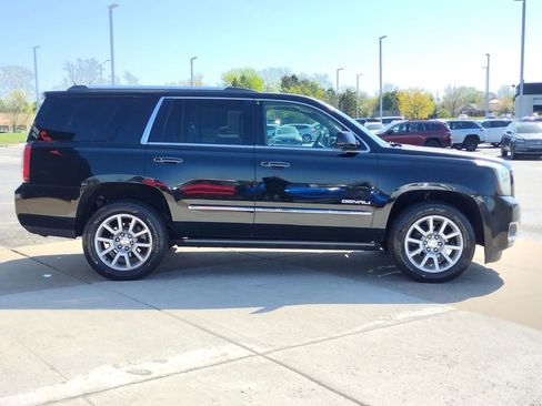 Used 2015 GMC Yukon Denali w/ Premium Package AWD/4WD image 4