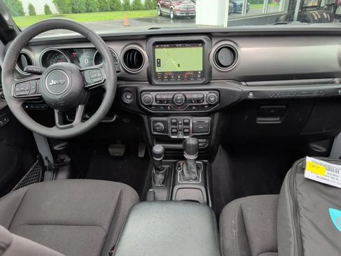 Used 2023 Jeep Wrangler Unlimited w/ Sun & Screen Package AWD/4WD image 6