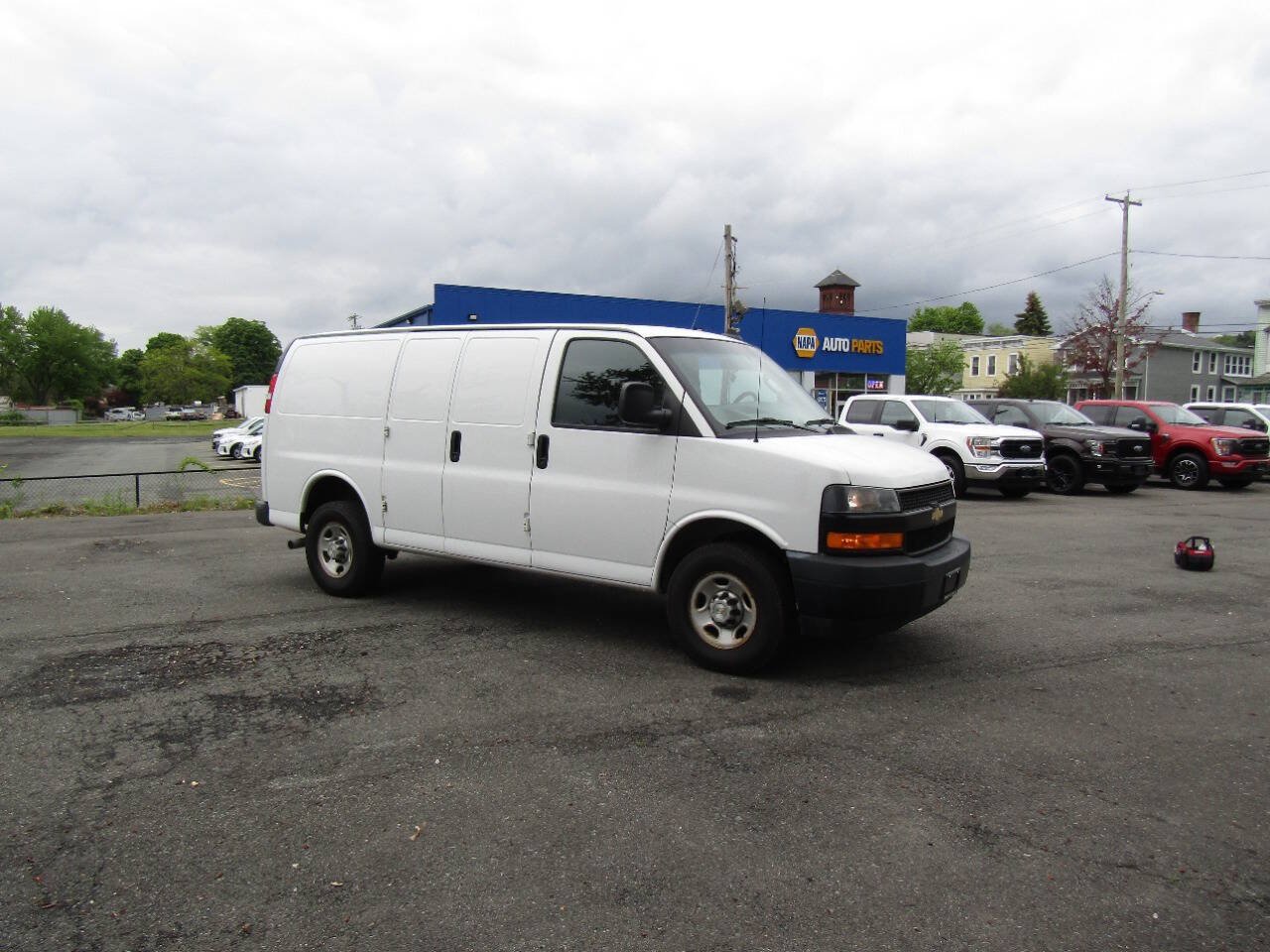 Used 2021 Chevrolet Express 2500 w/ Driver Convenience Package RWD image 28