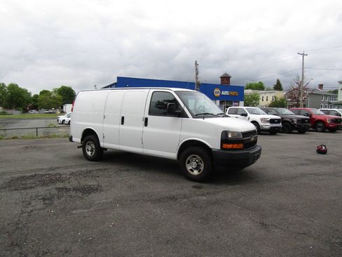 Used 2021 Chevrolet Express 2500 w/ Driver Convenience Package RWD image 28