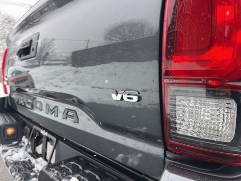 Used 2023 Toyota Tacoma SR image 9