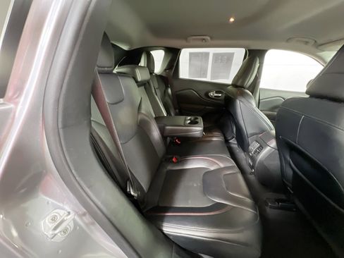 Used 2022 Jeep Cherokee Trailhawk w/ Trailer Tow Group image 25