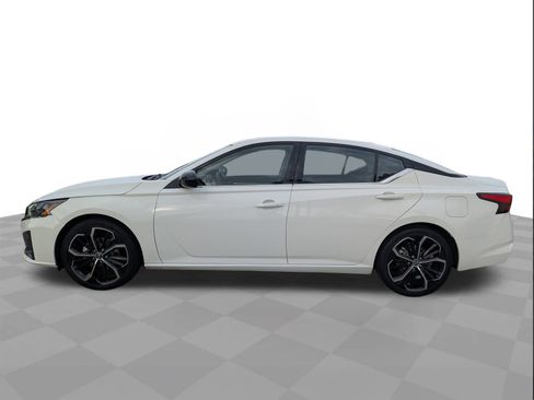 Used 2023 Nissan Altima 2.5 SR image 7