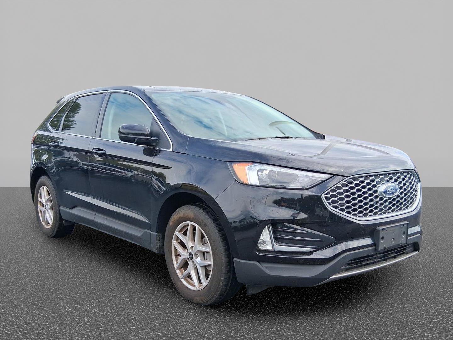 Used 2023 Ford Edge SEL w/ Convenience Package AWD/4WD image 2