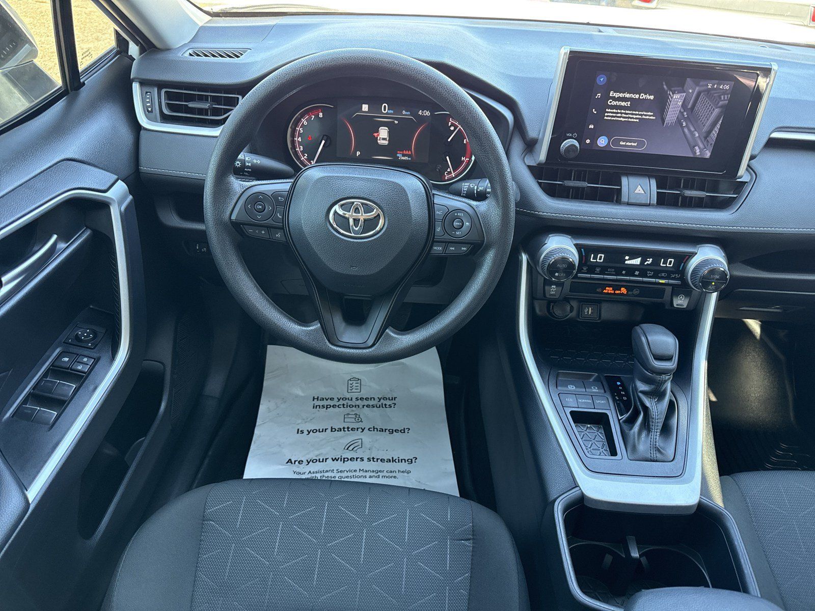 Used 2025 Toyota RAV4 XLE FWD image 15