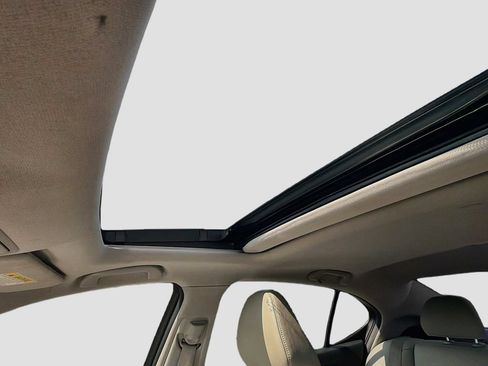 Used 2018 Acura TLX FWD image 23