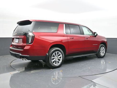 New 2025 Chevrolet Suburban Premier image 15