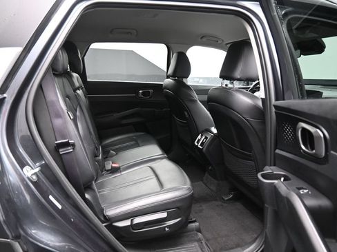 Used 2024 Kia Sorento S AWD/4WD image 21