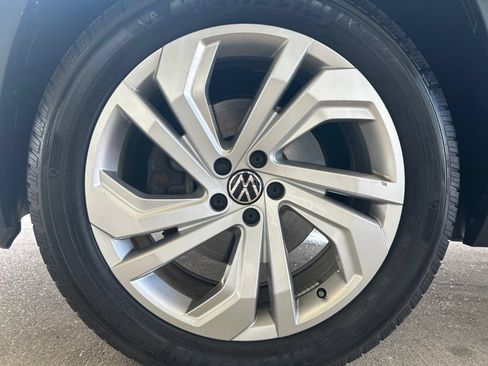 Used 2020 Volkswagen Atlas Cross Sport SEL AWD/4WD image 27