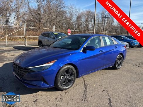 Certified 2023 Hyundai Elantra SEL w/ Cargo Package image 3